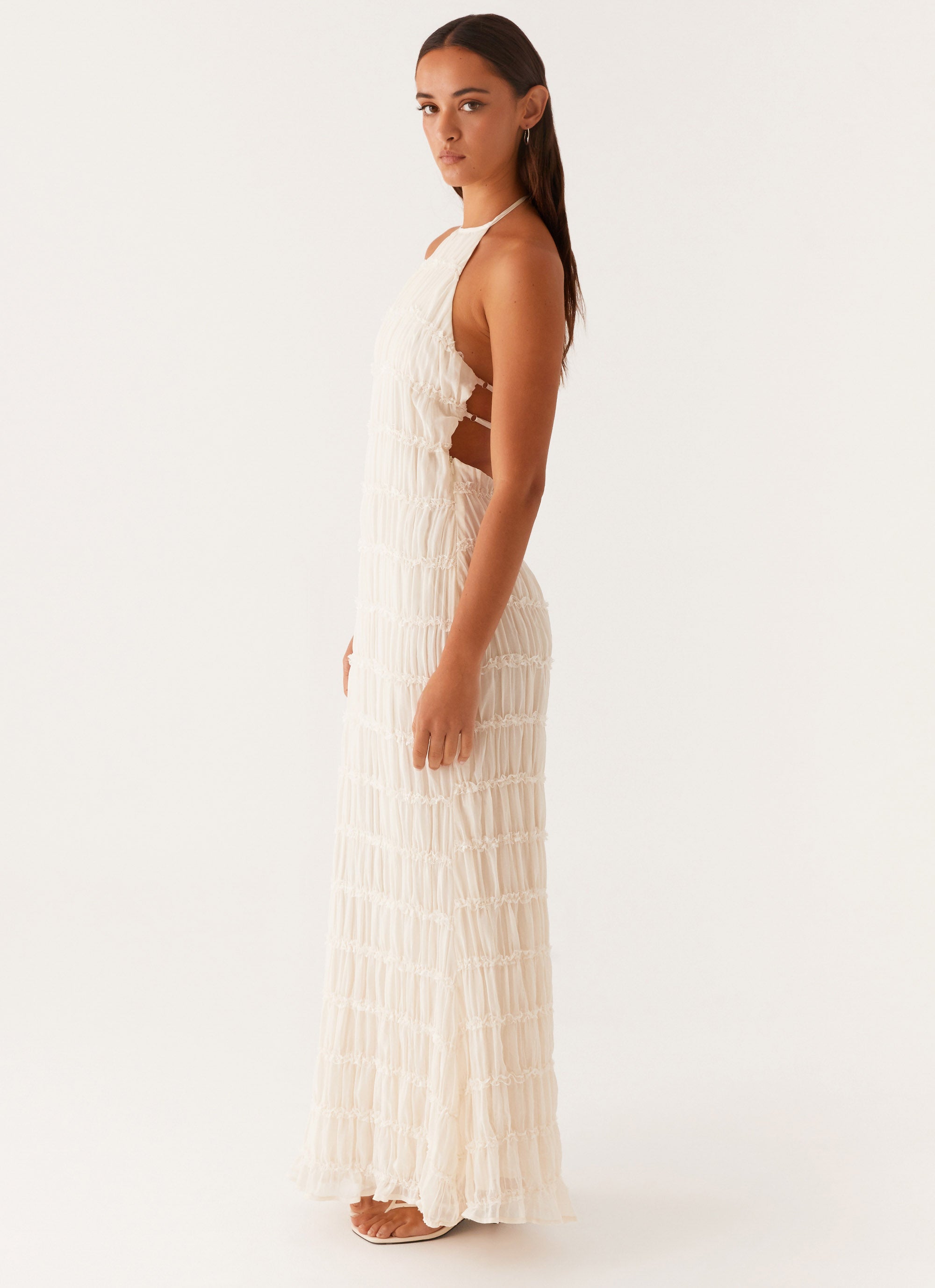 Elegant Collection | Maxi Dress with Halter Neckline & Lace Detailing | Long Dress for Effortless Sophistication 3